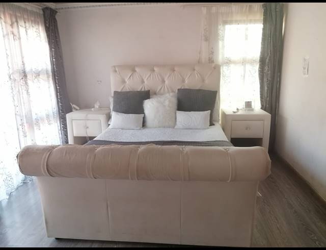 4 BEDROOM HOUSE FOR SALE IN TLHABANE WEST